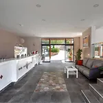 Aparthotel Vega Aparts 3*