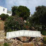 Vega Aparts 3* Gumusluk